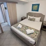 Alexandros 4*