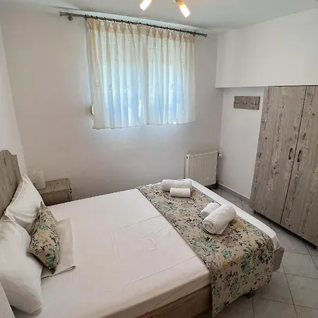 Alexandros Aparthotel