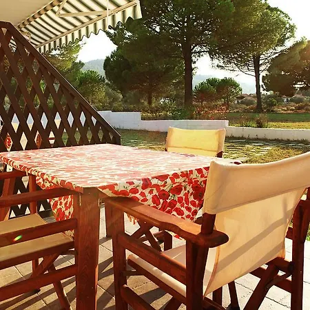 Alexandros Aparthotel 4*