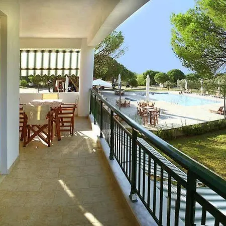 Alexandros Aparthotel 4*