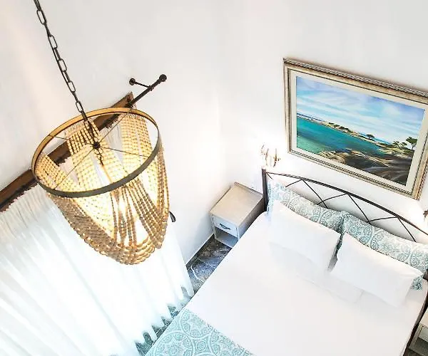 Alexandros شقة فندقية 4*