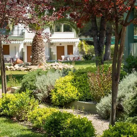 Alexandros Aparthotel 3*