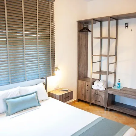 Alexandros Aparthotel Vourvourou