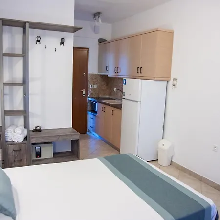 Alexandros Aparthotel 3*