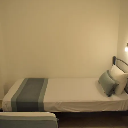 Alexandros Aparthotel 3*