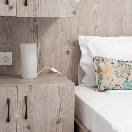 Alexandros Apart Otel 4*