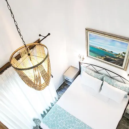 Alexandros Apart Otel 4*