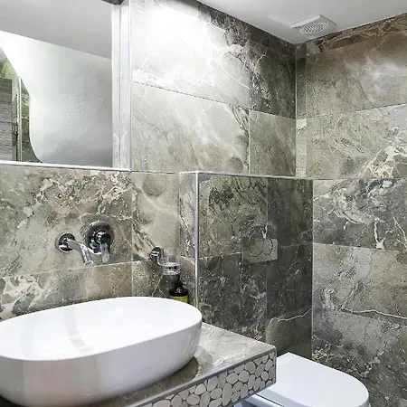 Apart Otel Alexandros 4*